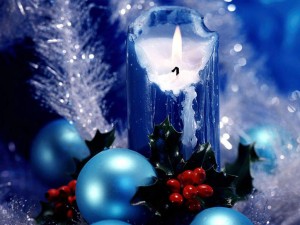 bougie bleue de noël à la Maison Bleue en Ardèche