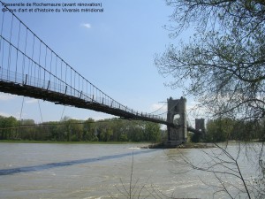 Le vieux pont sur le Rhône au Teil en Ardeche