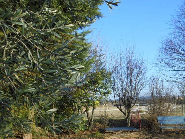 Ciel ardéchois et contemplation une fin de journée hivernale à la Maison Bleue